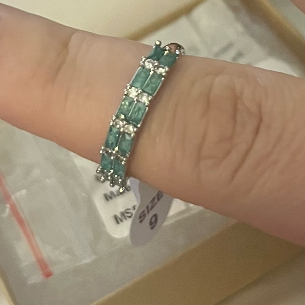Beautiful Bomb Party Size 9 ring lab created teal ice crystal